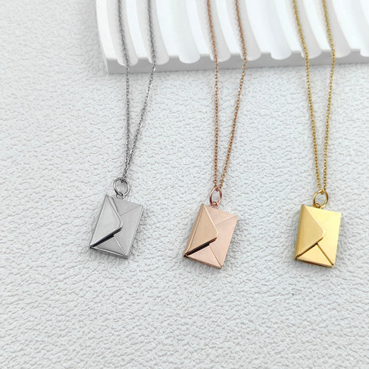 Le cadeau qui fait pleurer de joie ❤️ | Collier Enveloppe Message Secret